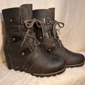 Sorel Joan of Arctic Wedge Boots (Waterproof Leather)